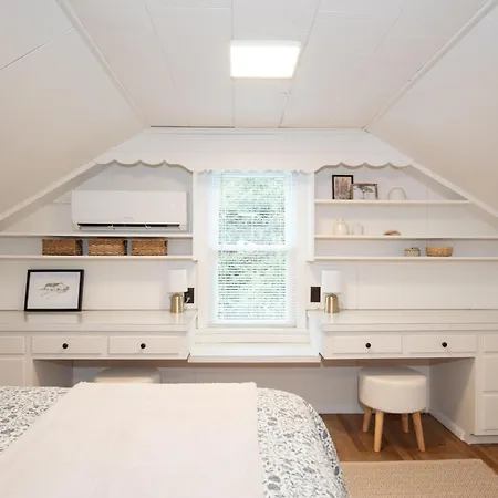 Meadowview Cottage Bird-in-Hand Exterior photo